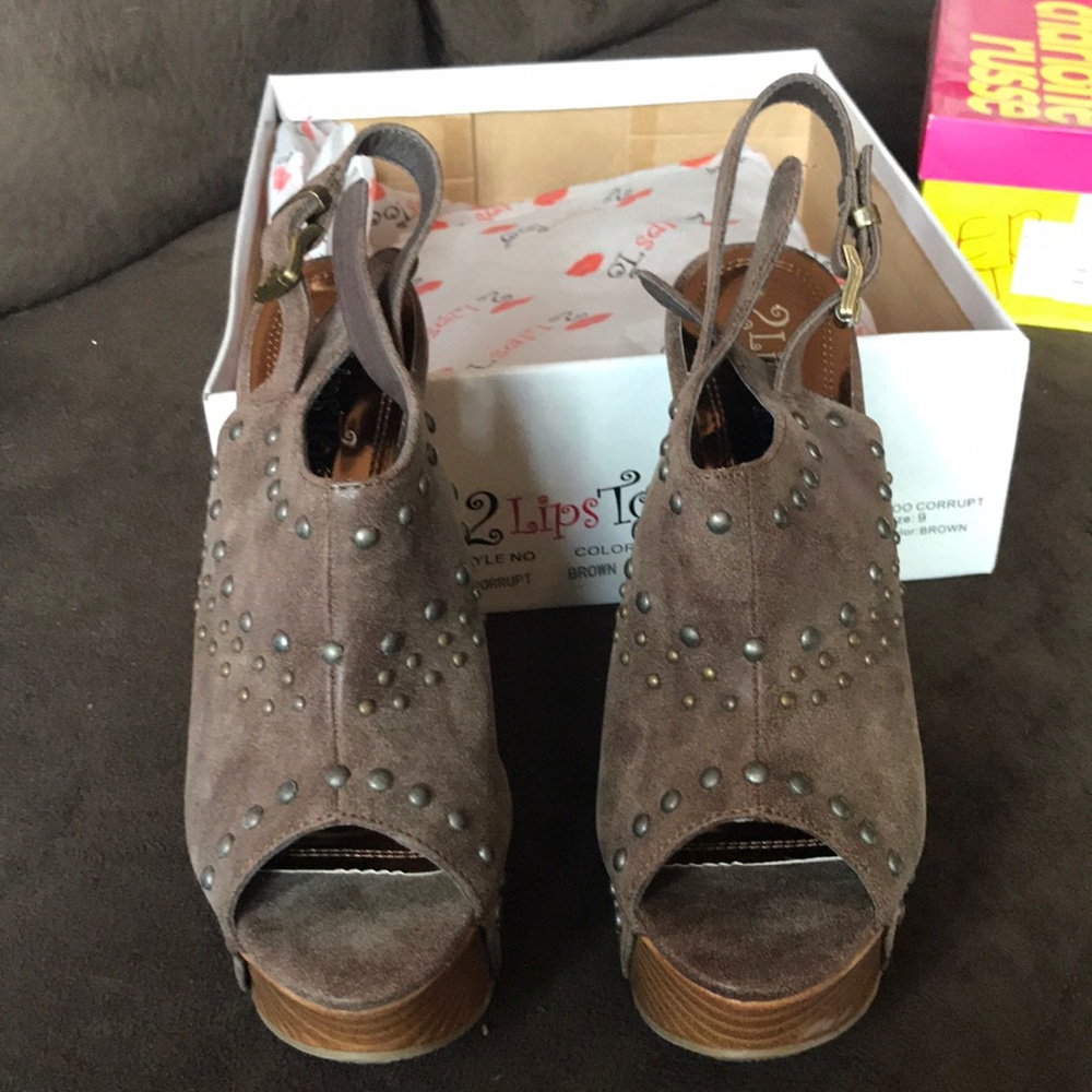 2lipstoo wedge heel